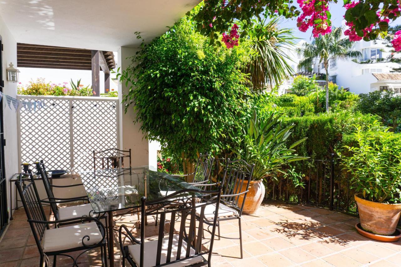Apartment White Pearl Elviria *