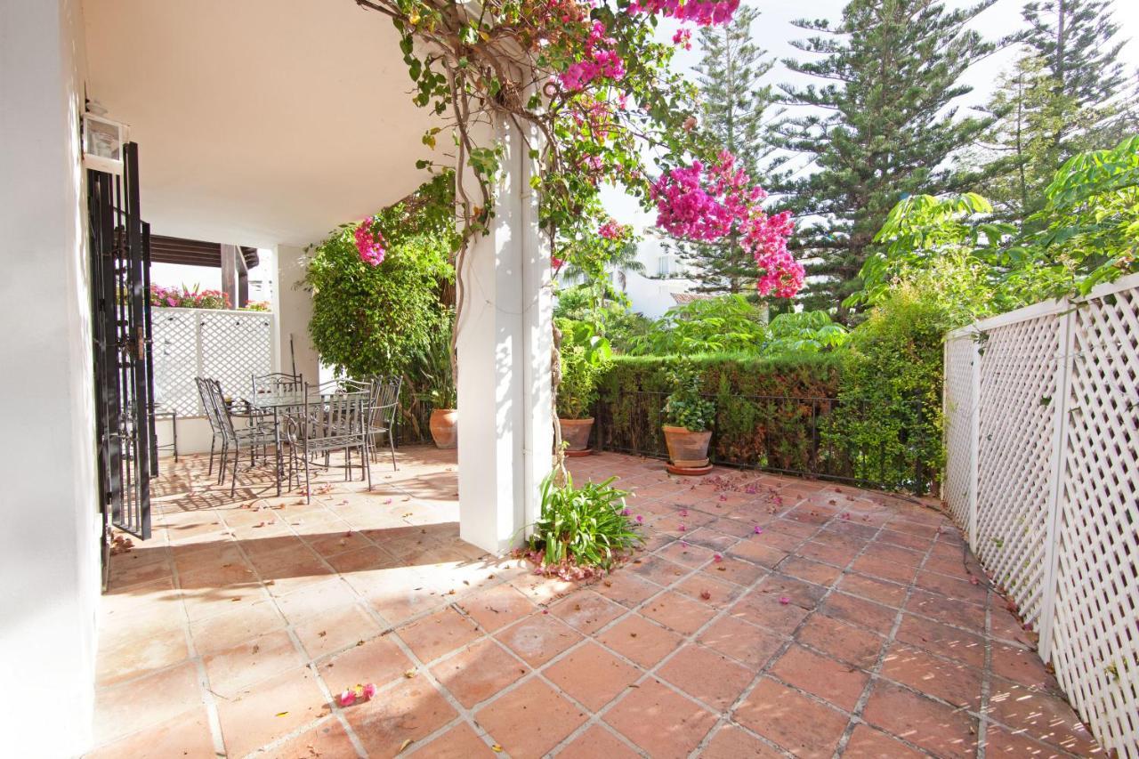Apartment White Pearl Elviria *