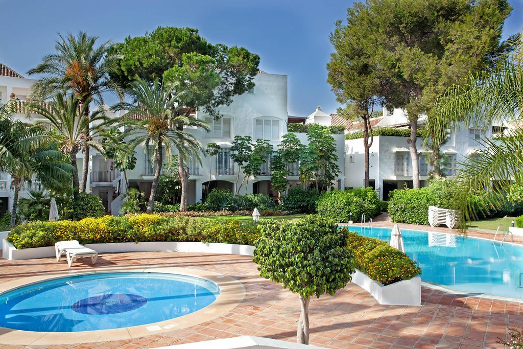 Apartment White Pearl Elviria *